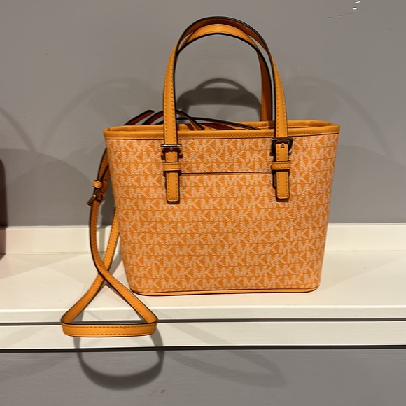 Michael Kors Small Jet Set Travel - Picture 5 of 7